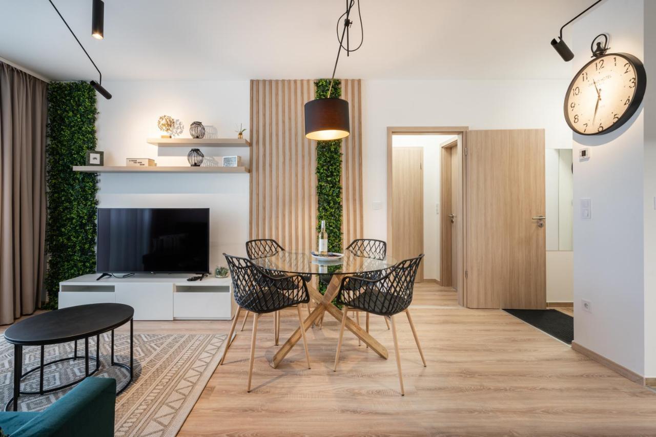 Westside River Apartment Budapeste Exterior foto