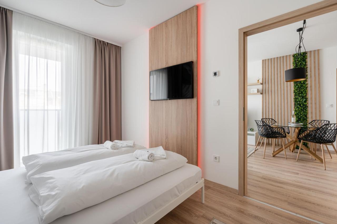Westside River Apartment Budapeste Exterior foto